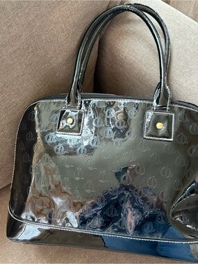 Queen Latifah Black Patent Satchel with Embossed Monogram Design. INV25/522 1CO